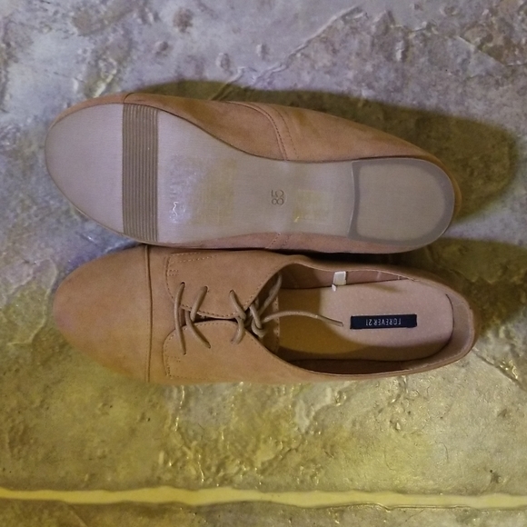 Flats - Picture 2 of 3